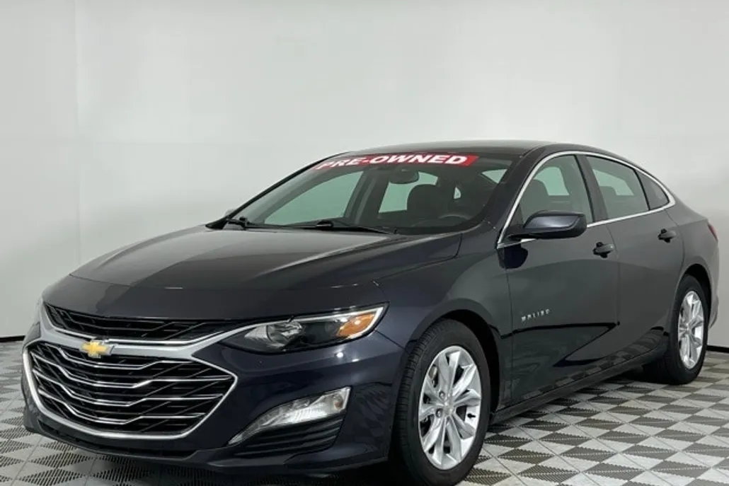 2023 Chevrolet Malibu 1LT photo 1
