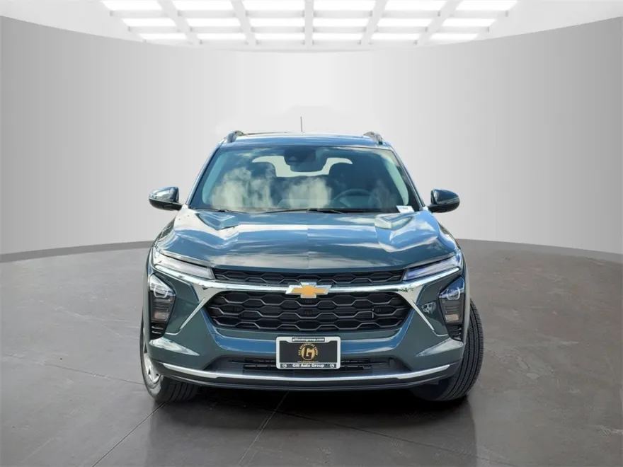 2026 Chevrolet Trax LT photo 1