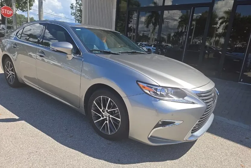 2018 Lexus ES 350 photo 1