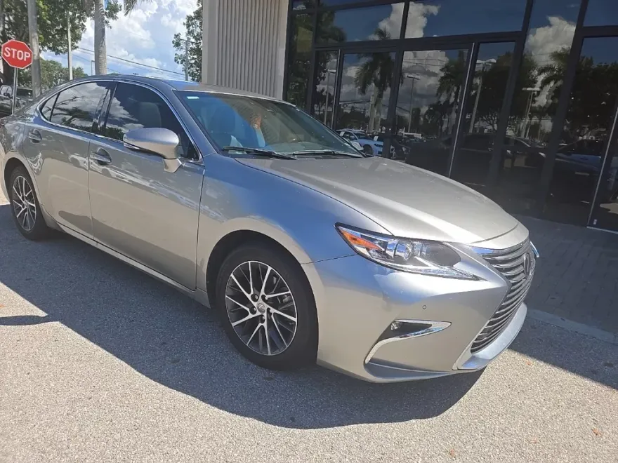 2018 Lexus ES 350 photo 1