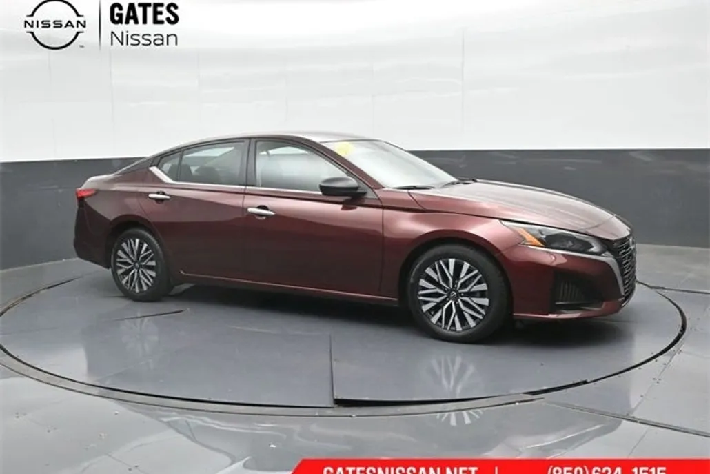 2024 Nissan Altima 2.5 SV photo 1