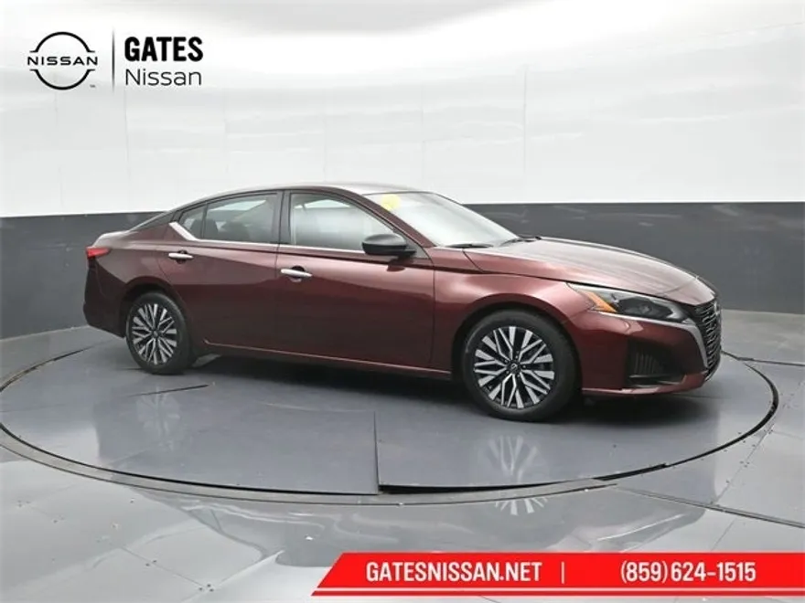 2024 Nissan Altima 2.5 SV photo 1