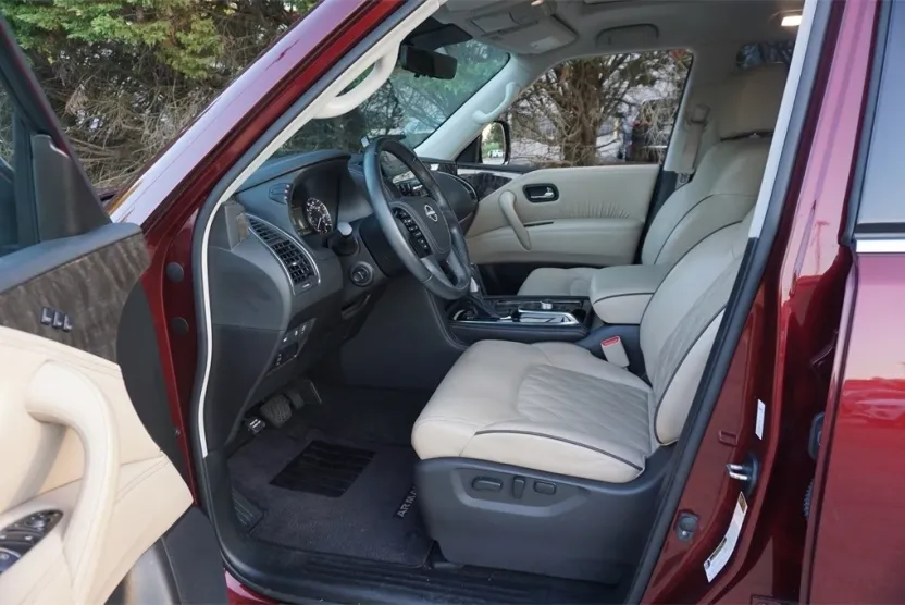 2021 Nissan Armada Platinum photo 1