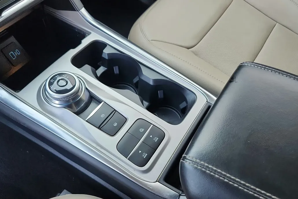 2023 Ford Explorer Limited photo 1