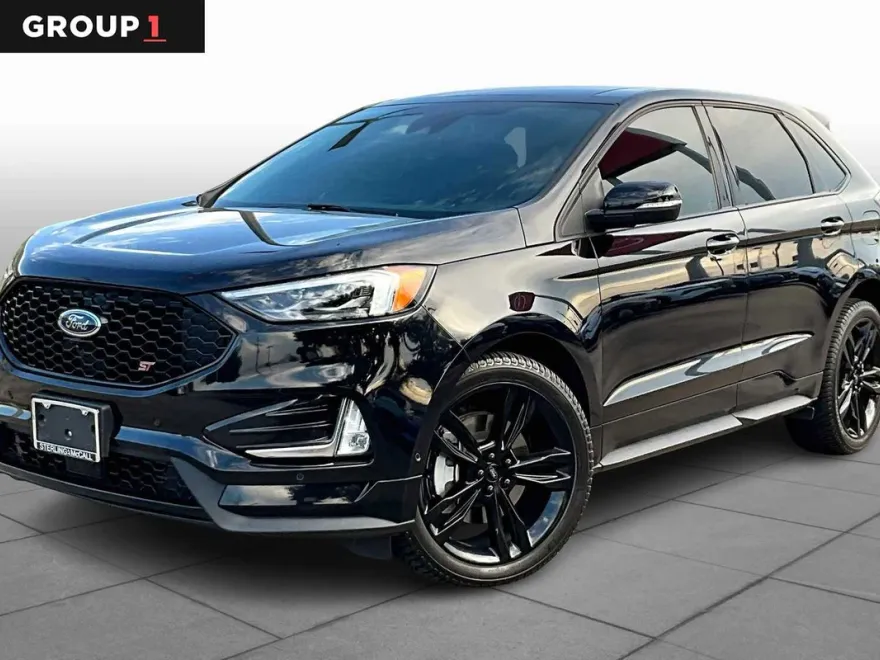 2022 Ford Edge ST photo 1
