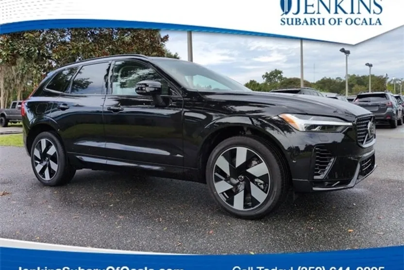 2025 Volvo XC60 Hybrid T8 Plus photo 1