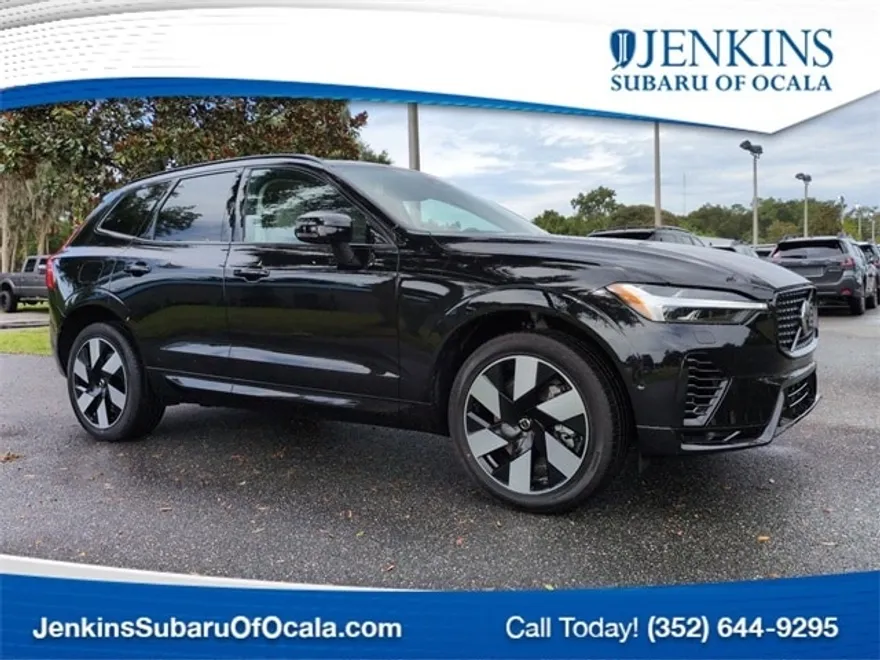 2025 Volvo XC60 Hybrid T8 Plus photo 1