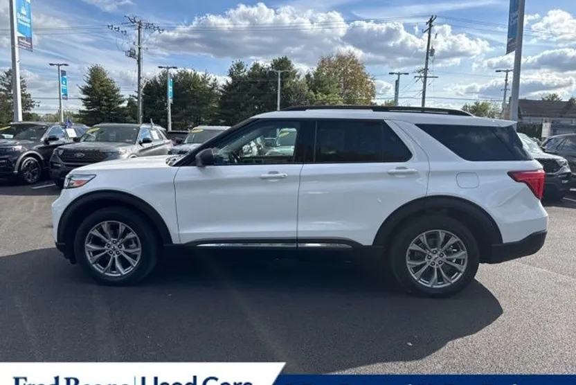 2022 Ford Explorer XLT photo 1