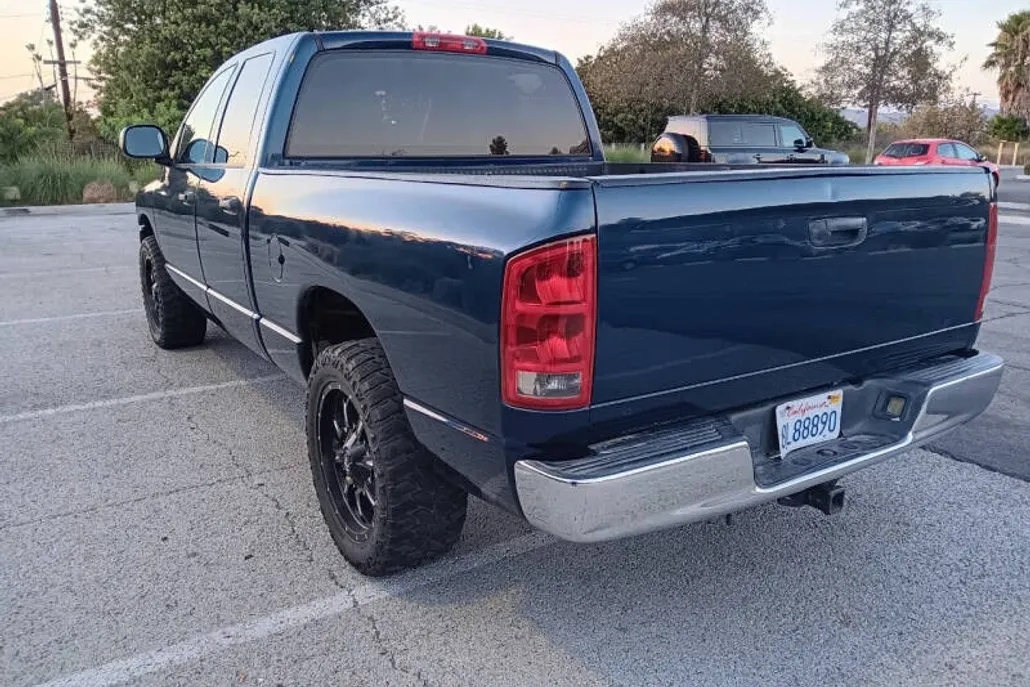 2004 Dodge Ram SLT photo 1