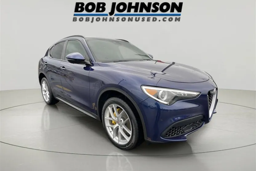 2019 Alfa Romeo Stelvio Base photo 1