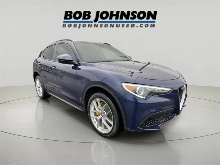 2019 Alfa Romeo Stelvio Base photo 1