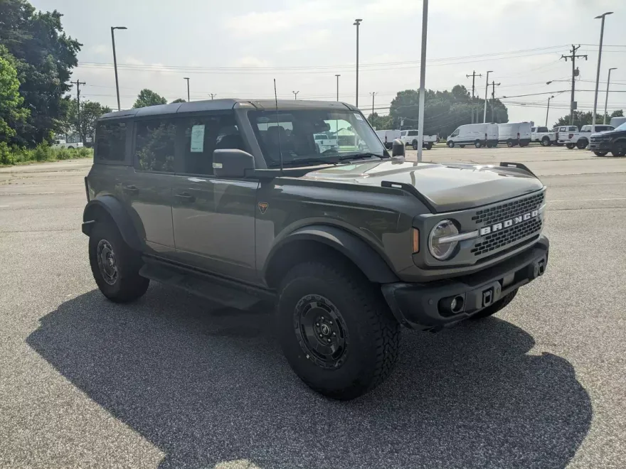 2025 Ford Bronco Badlands photo 1