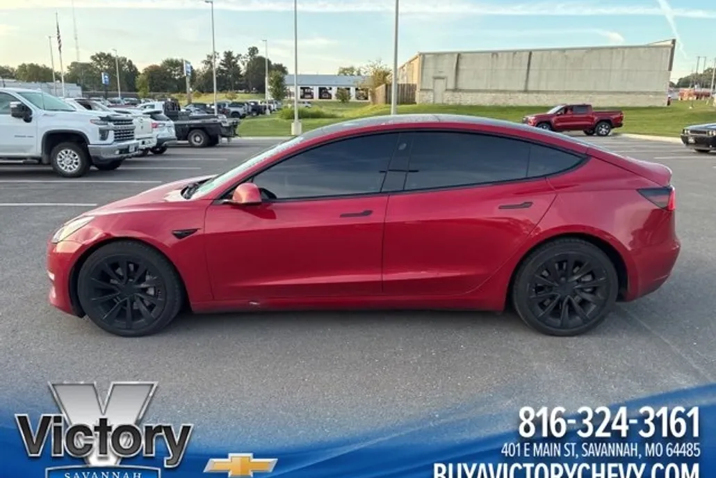 2022 Tesla Model 3 Long Range photo 1