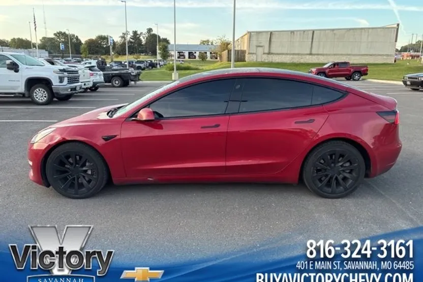 2022 Tesla Model 3 Long Range photo 1
