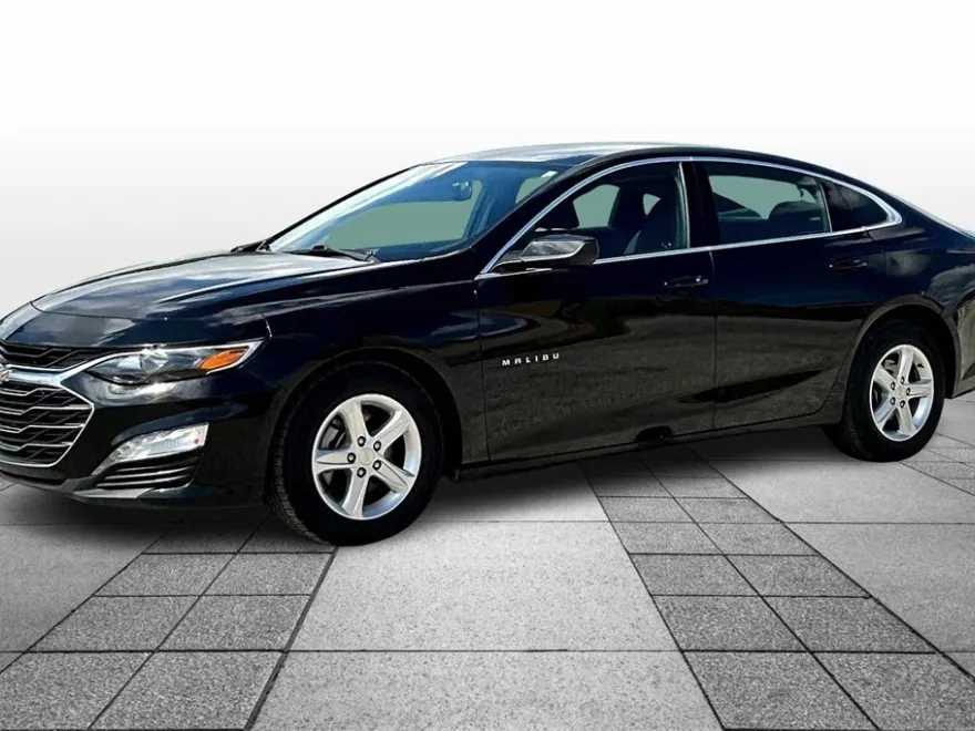 2024 Chevrolet Malibu 1LT photo 1