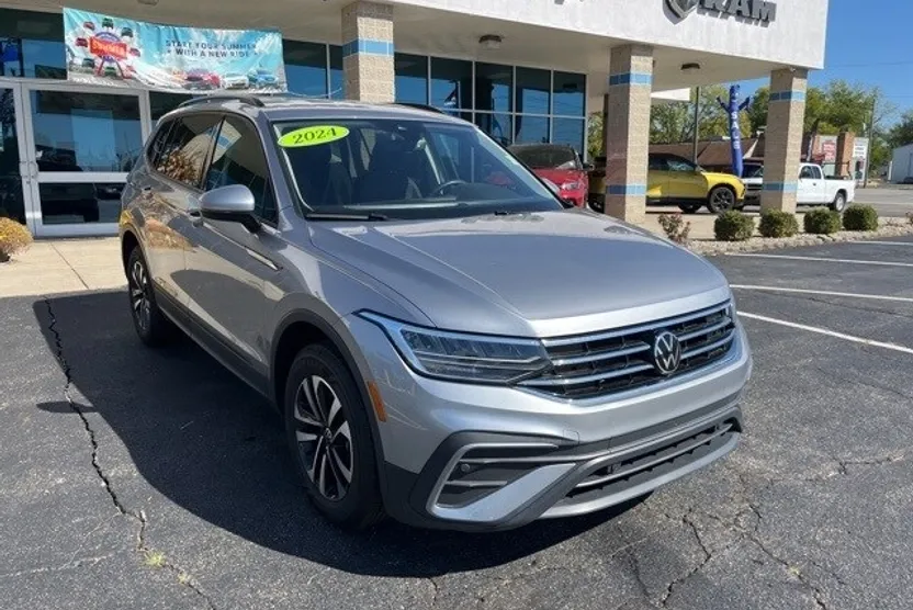 2024 Volkswagen Tiguan S photo 1