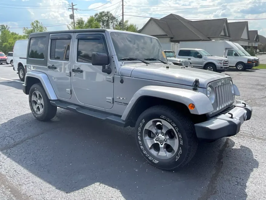 2018 Jeep Wrangler Unlimited Sahara photo 1