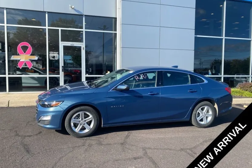 2024 Chevrolet Malibu 1LT photo 1