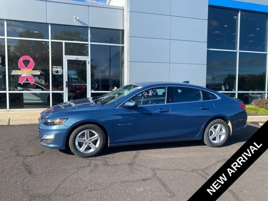 2024 Chevrolet Malibu 1LT photo 1