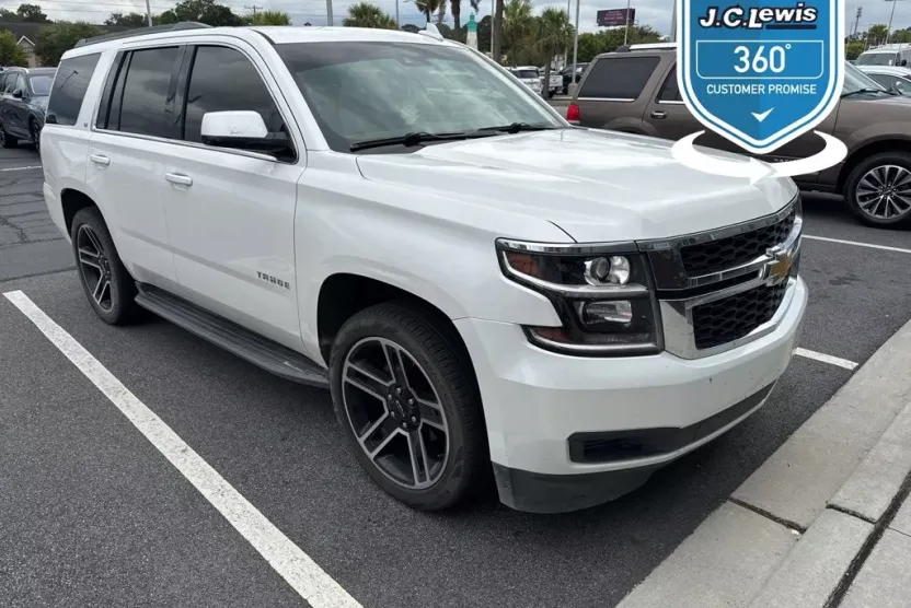 2017 Chevrolet Tahoe LT photo 1