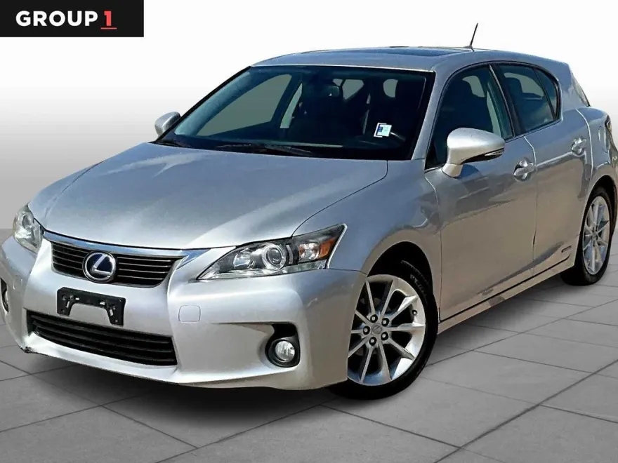 2013 Lexus CT 200h photo 1