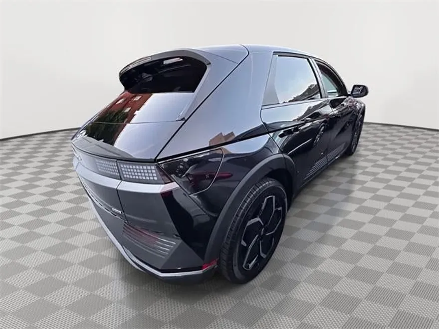 2024 Hyundai Ioniq 5 SEL photo 2