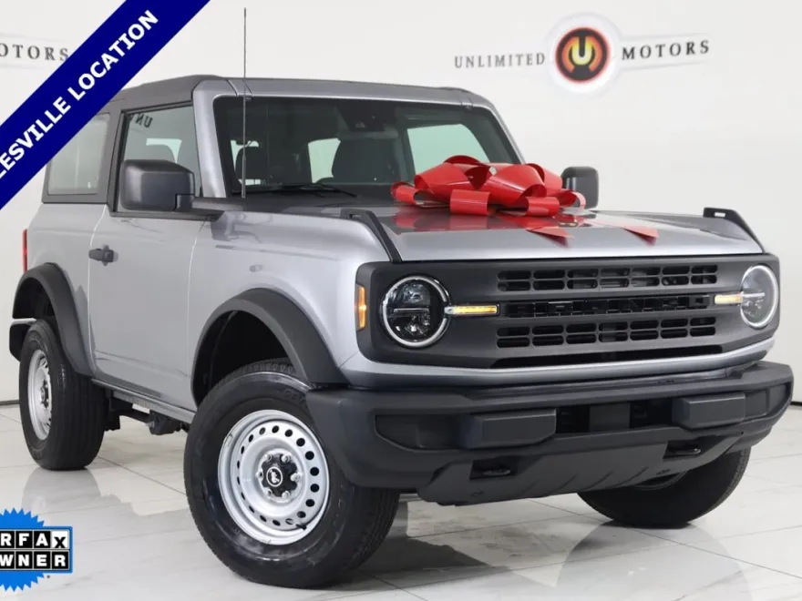 2022 Ford Bronco Base photo 1