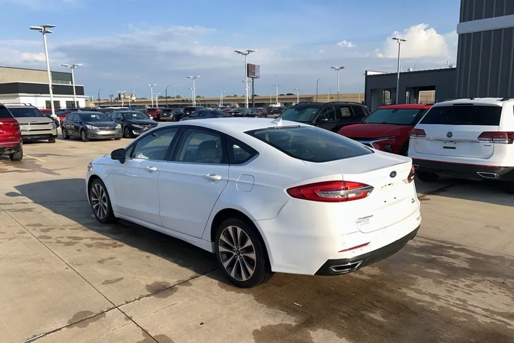 2019 Ford Fusion SE photo 1