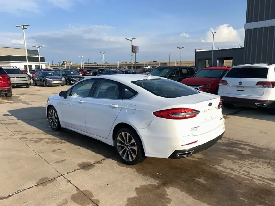 2019 Ford Fusion SE photo 1