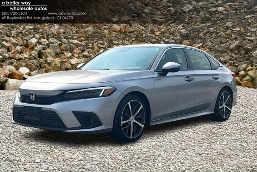 2022 Honda Civic Touring photo 1