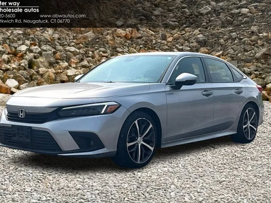 2022 Honda Civic Touring photo 1