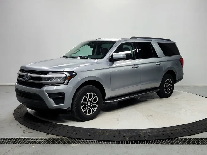 2023 Ford Expedition MAX XLT photo 1