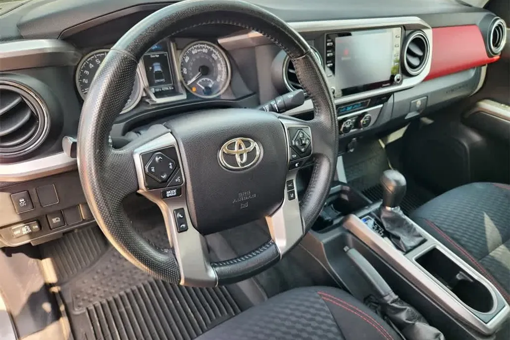 2021 Toyota Tacoma SR5 V6 photo 1