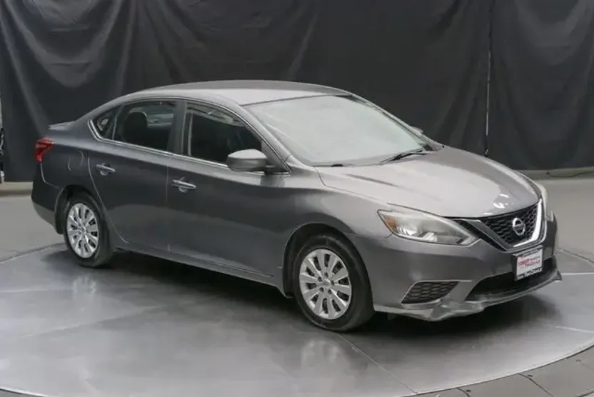 2016 Nissan Sentra S photo 1