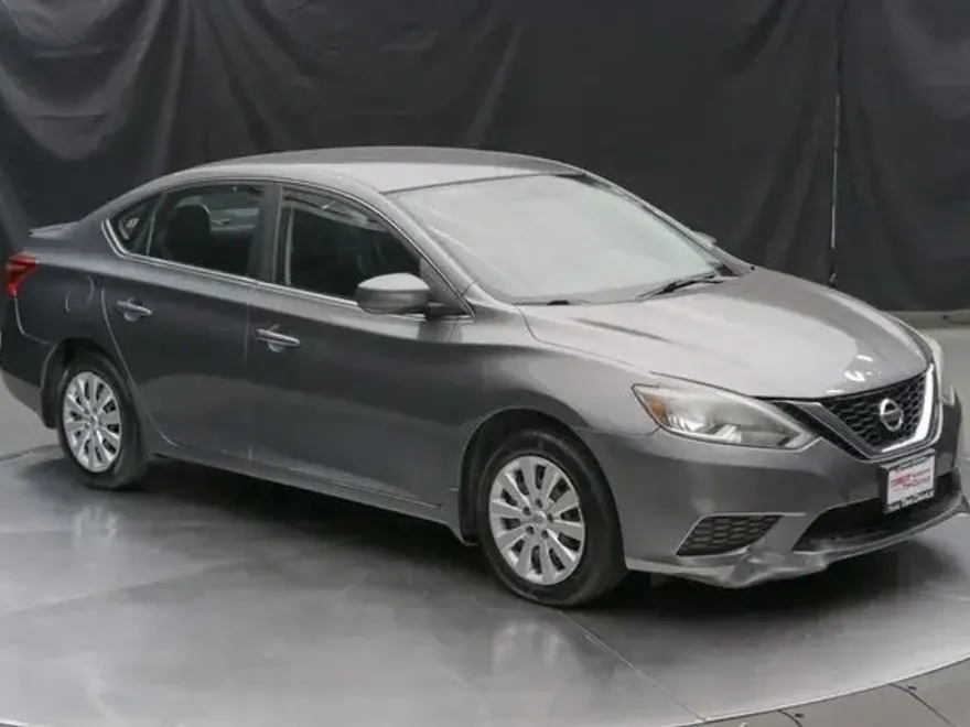2016 Nissan Sentra S photo 1