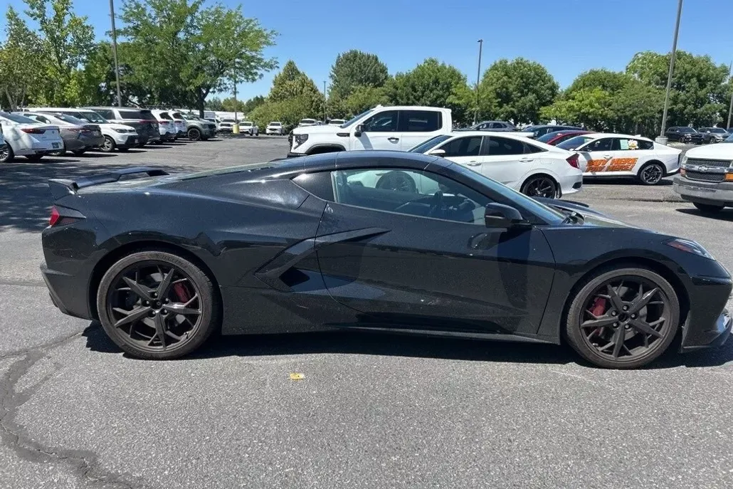 2023 Chevrolet Corvette Stingray 2LT photo 1