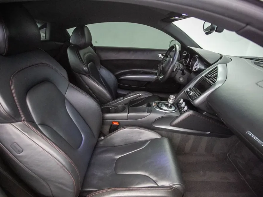 2011 Audi R8 5.2 photo 21