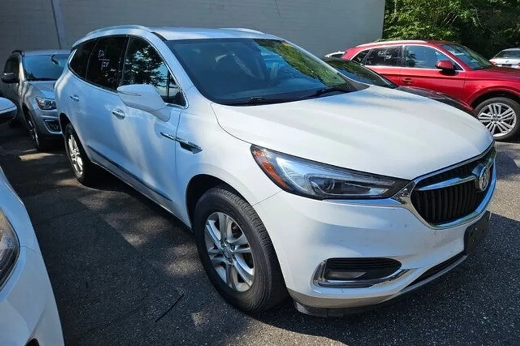 2020 Buick Enclave Essence photo 1