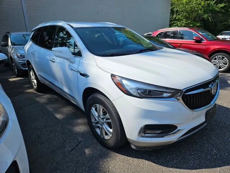 2020 Buick Enclave Essence photo 1