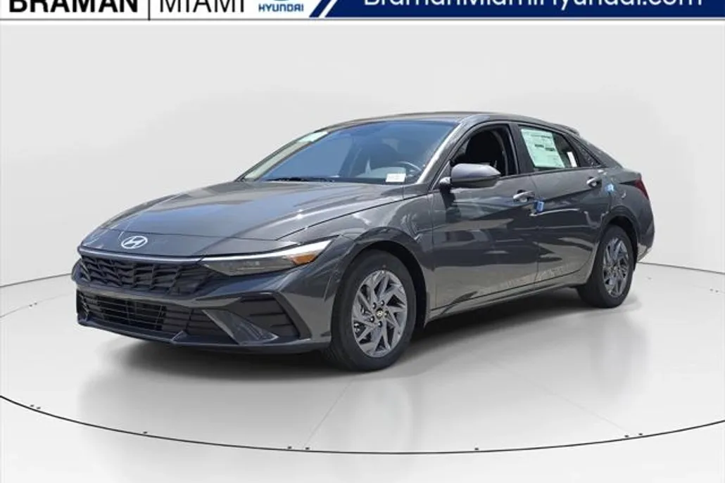 2025 Hyundai Elantra Hybrid photo 1