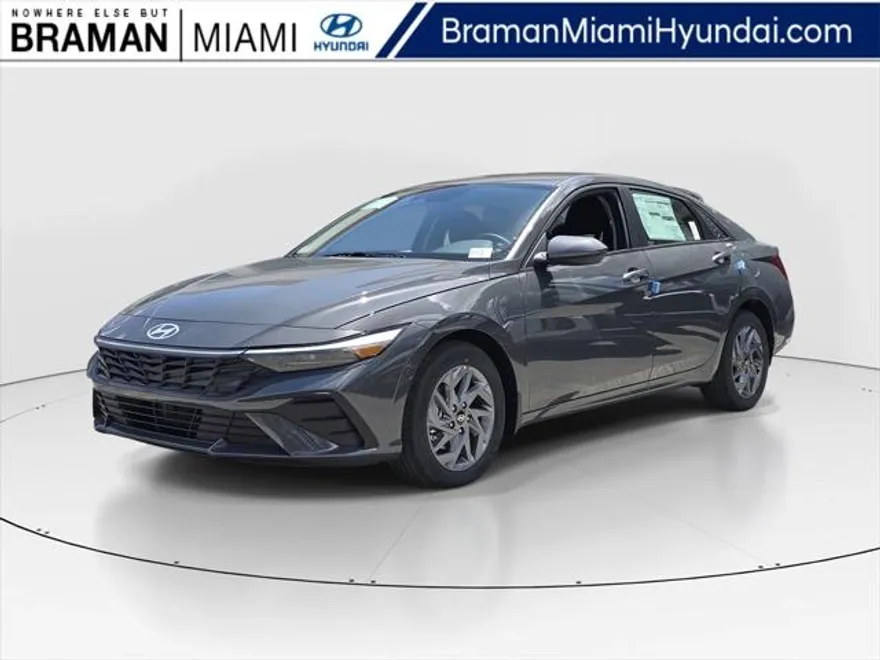 2025 Hyundai Elantra Hybrid photo 1