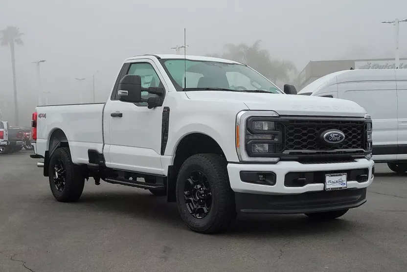 2023 Ford F-350 photo 1