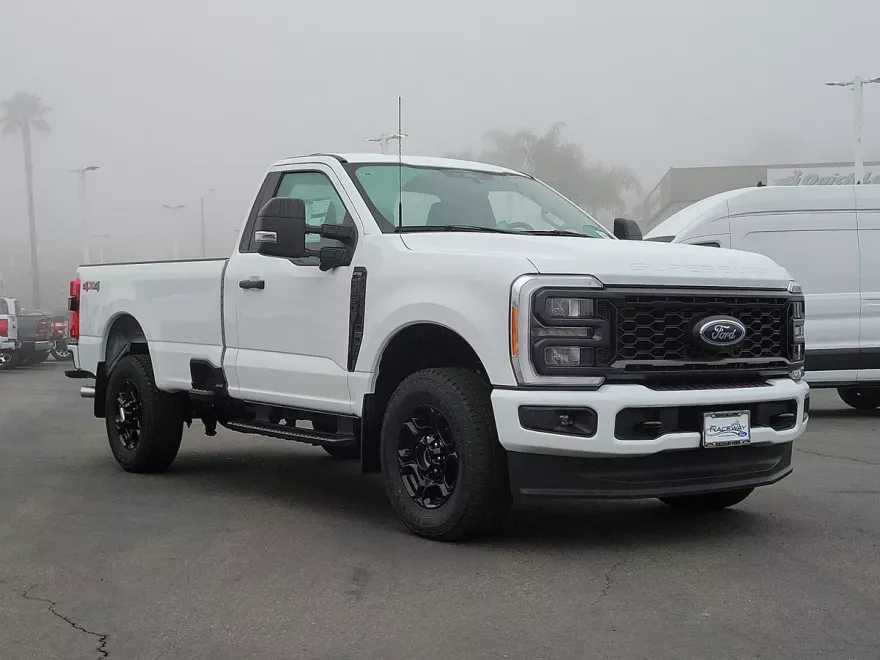 2023 Ford F-350 photo 1