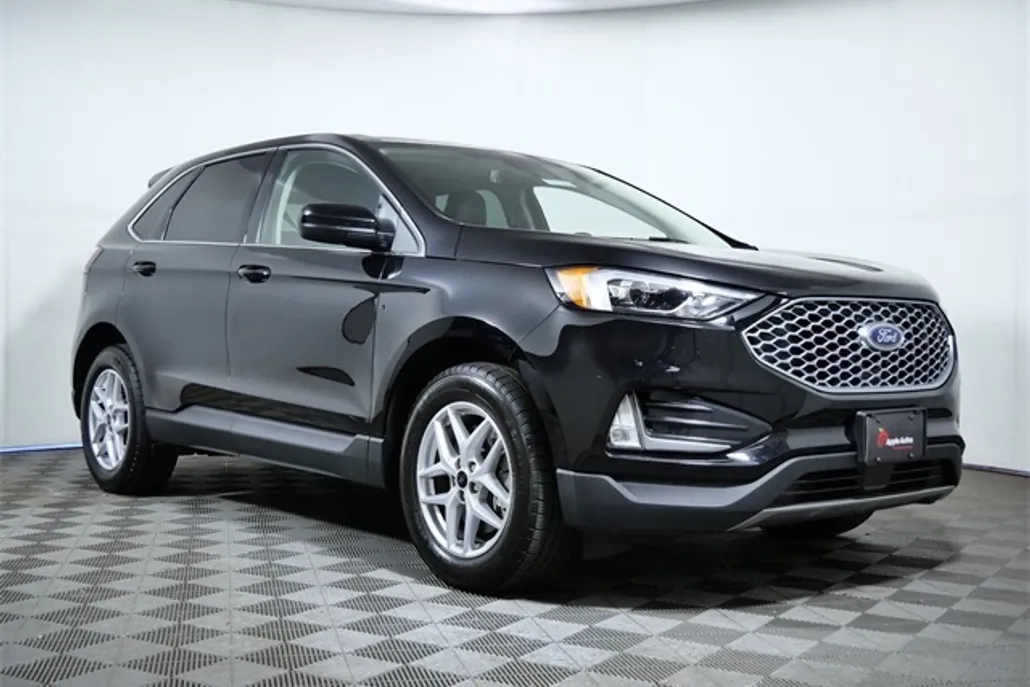 2023 Ford Edge SEL photo 1