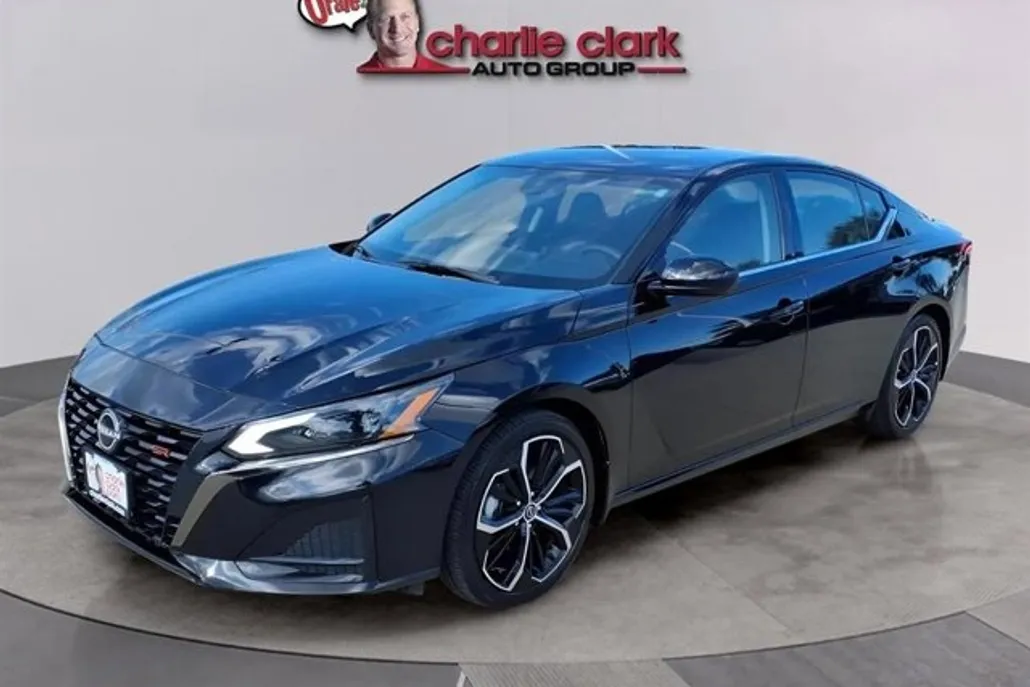 2024 Nissan Altima 2.5 SL photo 1