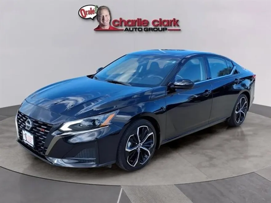 2024 Nissan Altima 2.5 SL photo 1
