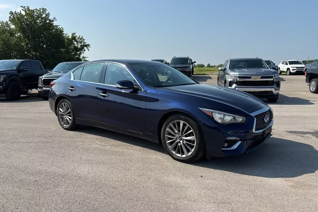 2022 Infiniti Q50 LUXE photo 1