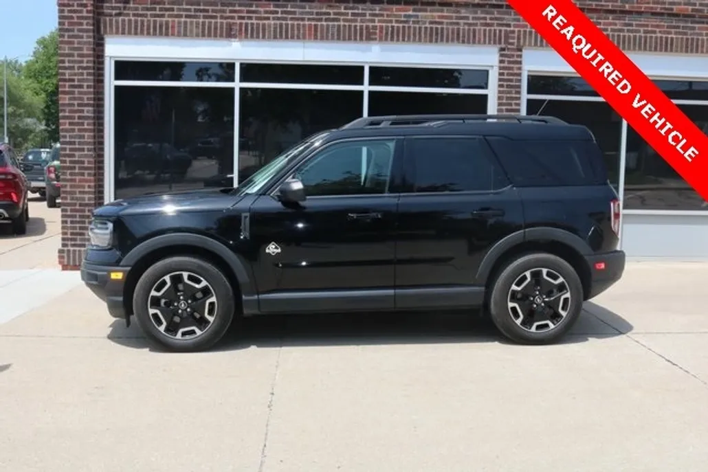 2023 Ford Bronco Sport Outer Banks photo 1