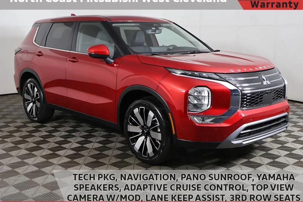 2025 Mitsubishi Outlander SE photo 1