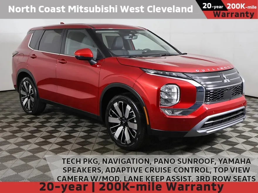2025 Mitsubishi Outlander SE photo 1